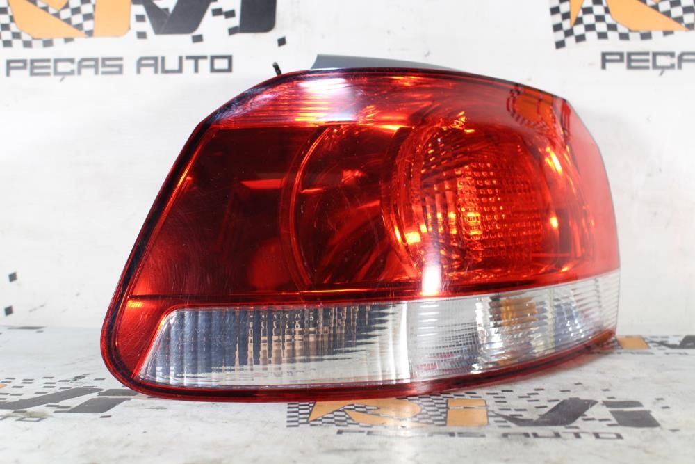 Farolim esquerdo VOLKSWAGEN Golf VI (5K1)