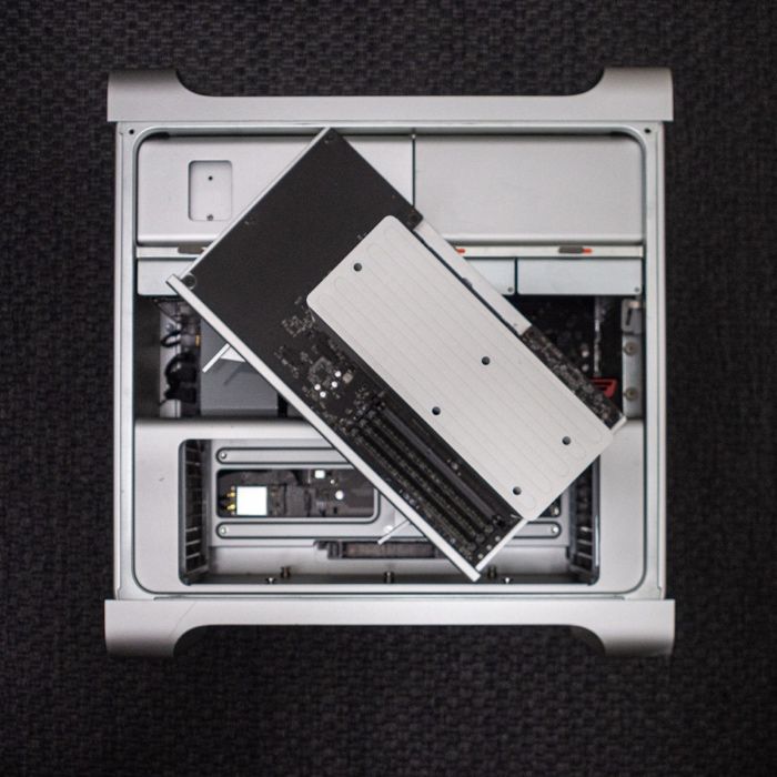 MAC PRO 5,1 - HexaCore at 3.33GHz 6core/12threads) - SSD [TOP]64584680503298121