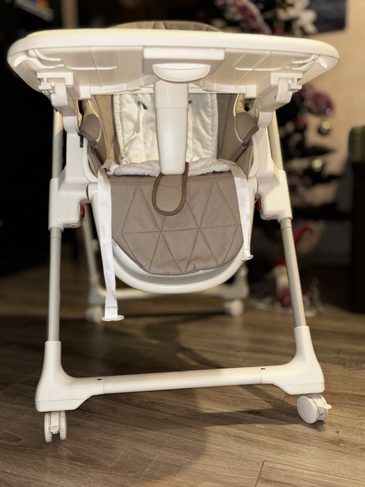 Стільчик для годування