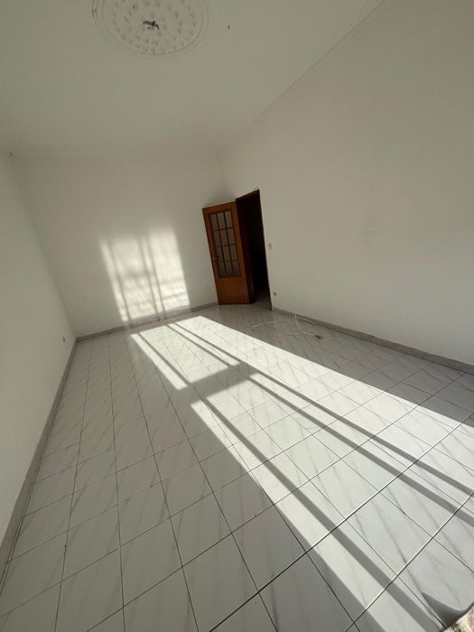 Disponivel Entrada imediata T1 + terraço  excelentes áreas 110 m