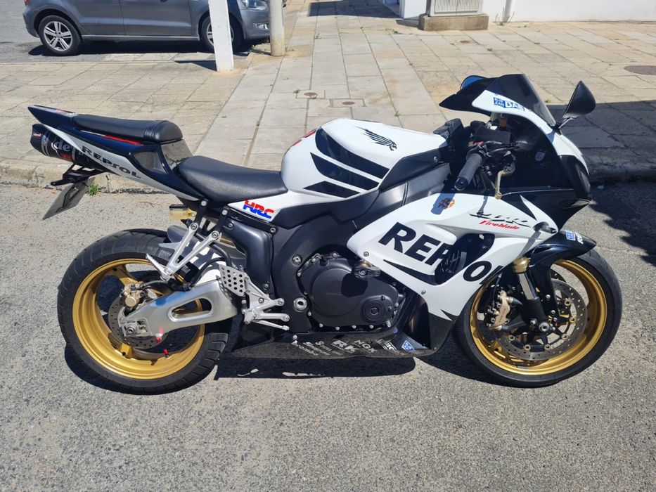 Cbr 1000rr semi nova
