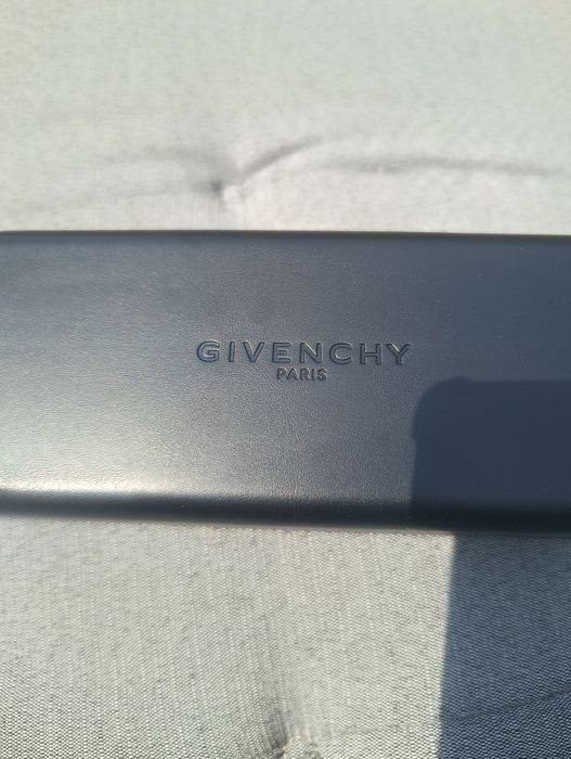 Etui na okulary Givenchy