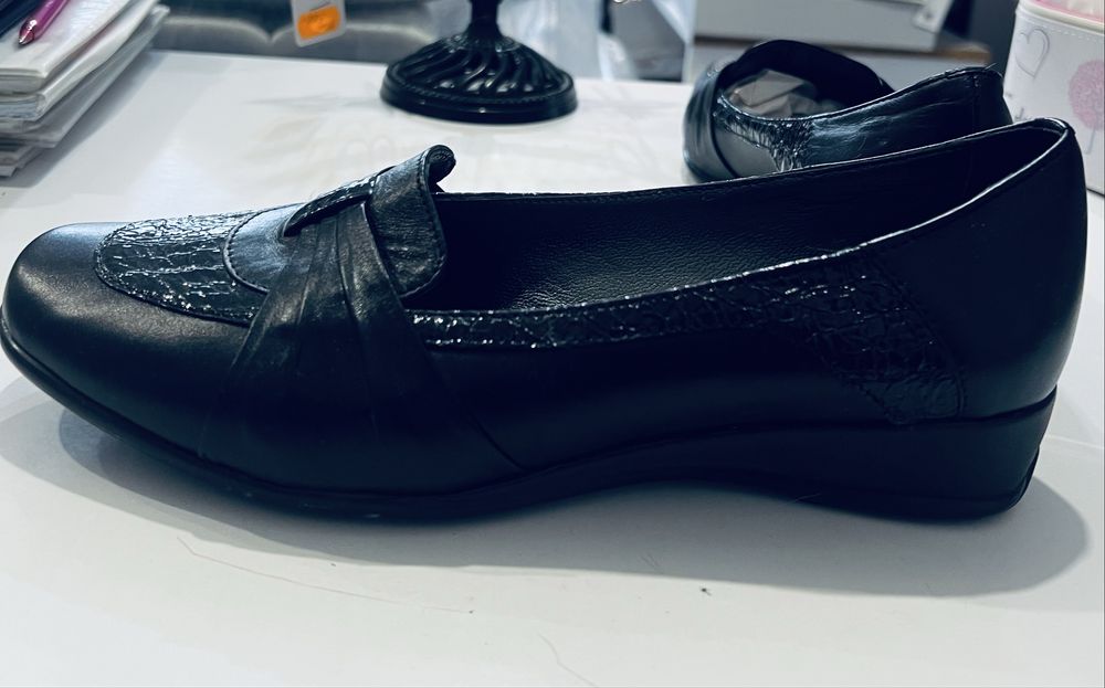 Туфлі шкіряні 40розміру. Нові!