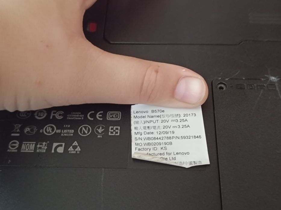 Продам ноутбук lenovo v570e более хорошем состоянии