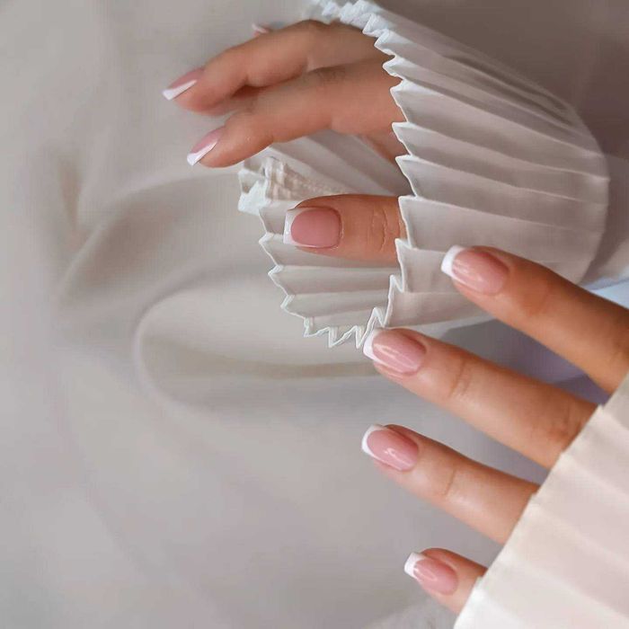 Манікюр+Гель лак+укріплення /Нарощування нігтів /Педикюр.