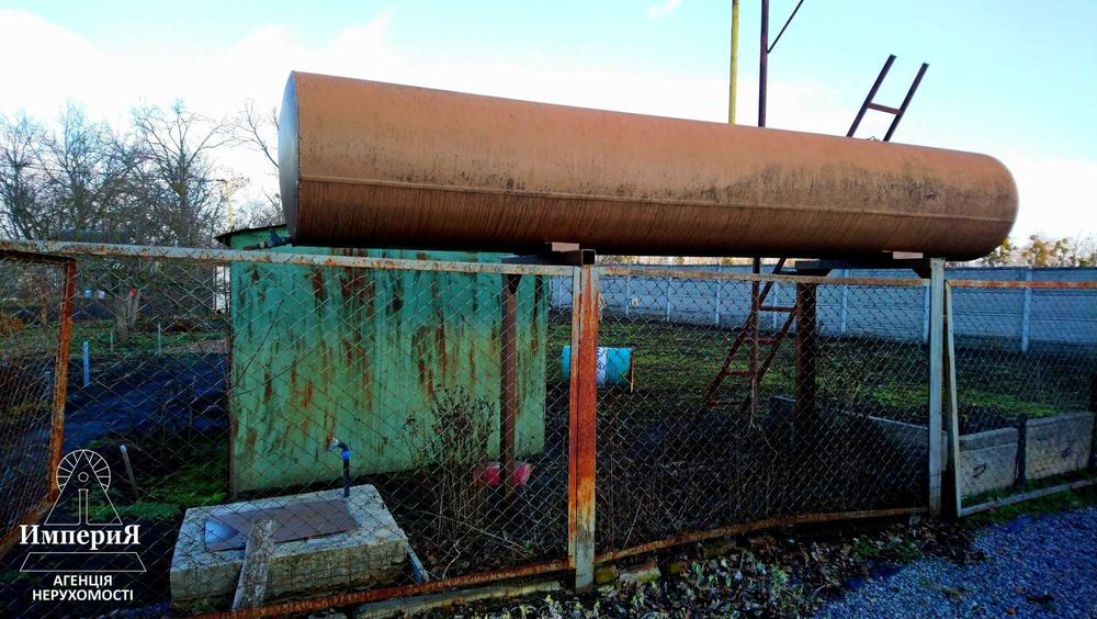 Участок с коммуникациями.Три километра от Песчаного массива.