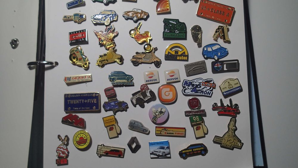 Pins antigos Automobilia