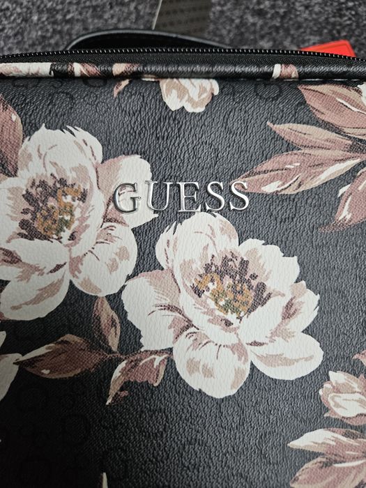 Kuferek, kosmetyczka damska Guess, oryginalna
