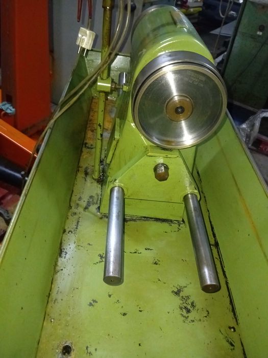 Retificadora  / afiadora Whilhelm. Com bomba p/ óleo de corte