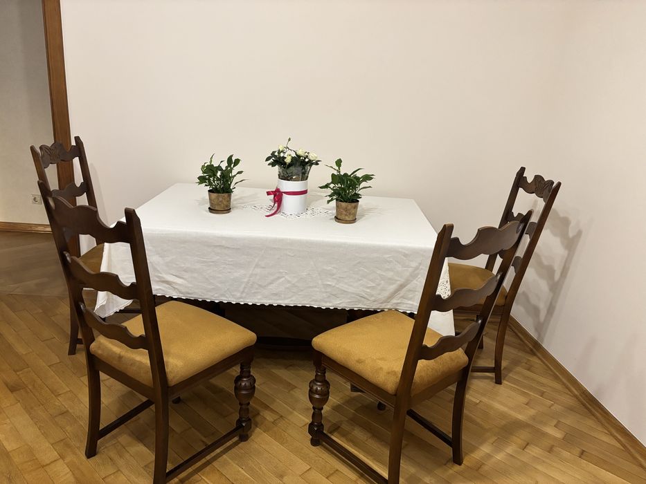 Гарнітур стіл стільці меблі дубовий набір