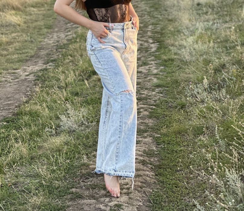 Джинси Bershka прямого фасону