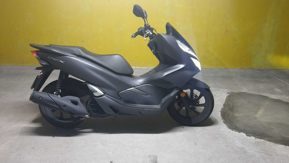 Honda PCX em muito bom estado