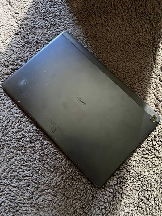 Планшет HUAWEI в хорошому стані