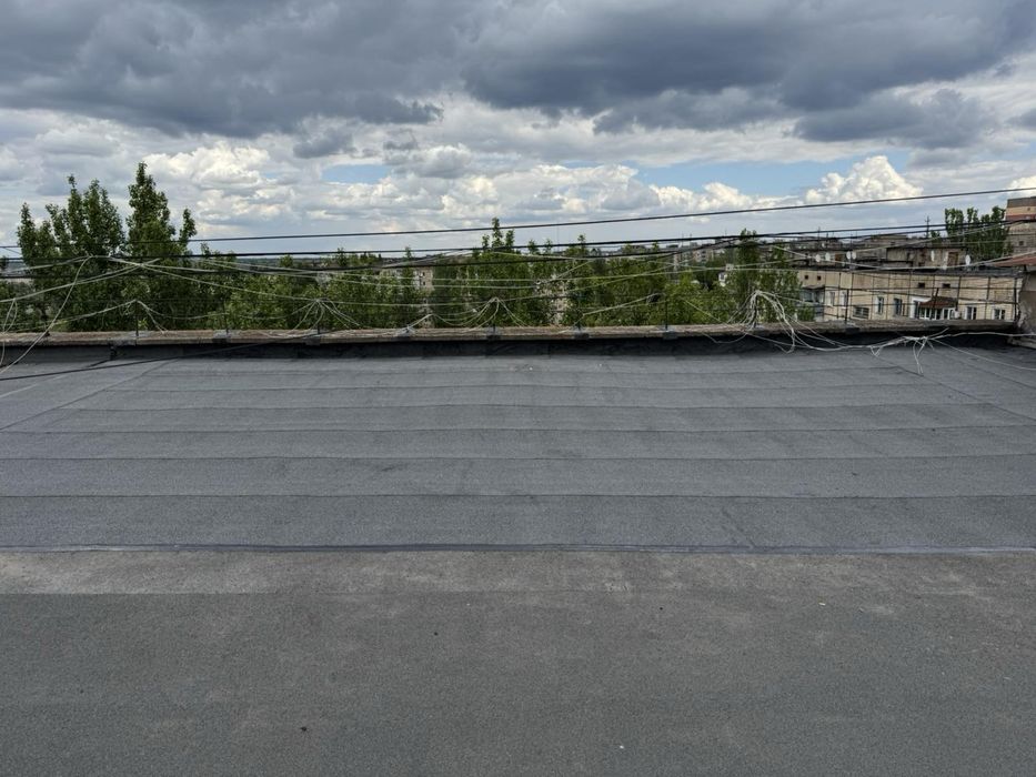 Покрівля даху рубероид . Кровля крыш. Частичные ремонты кровли. Рубиро