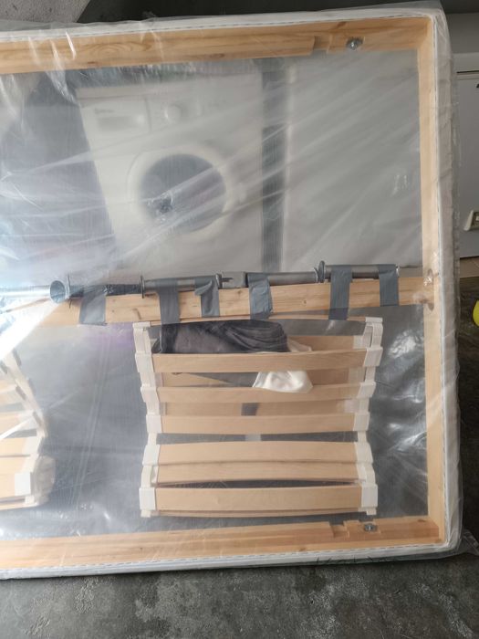 Cama de casal como nova