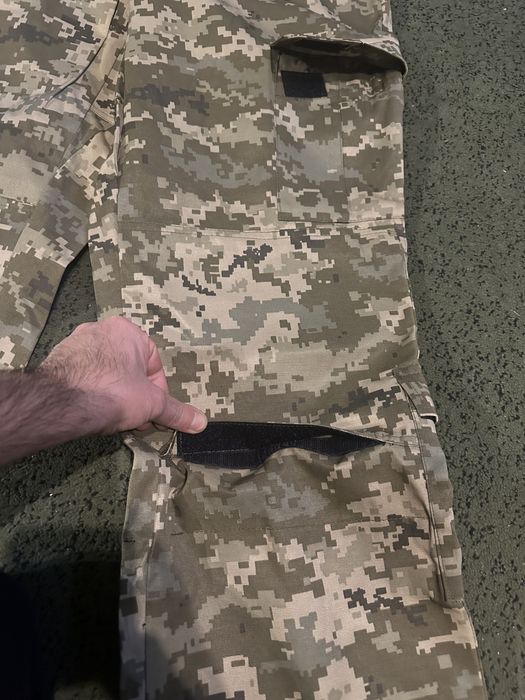 Демисезонный камуфляжный костюм.