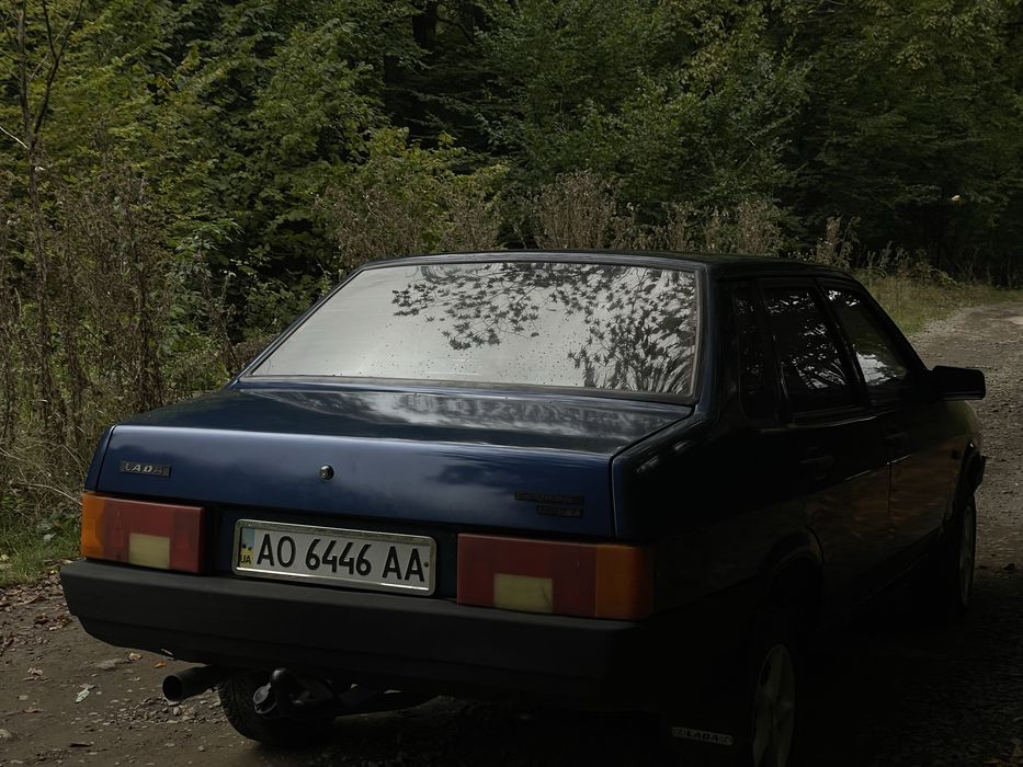 Lada Ваз 21099.