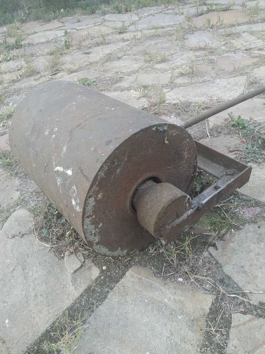 Каток ручной металлический