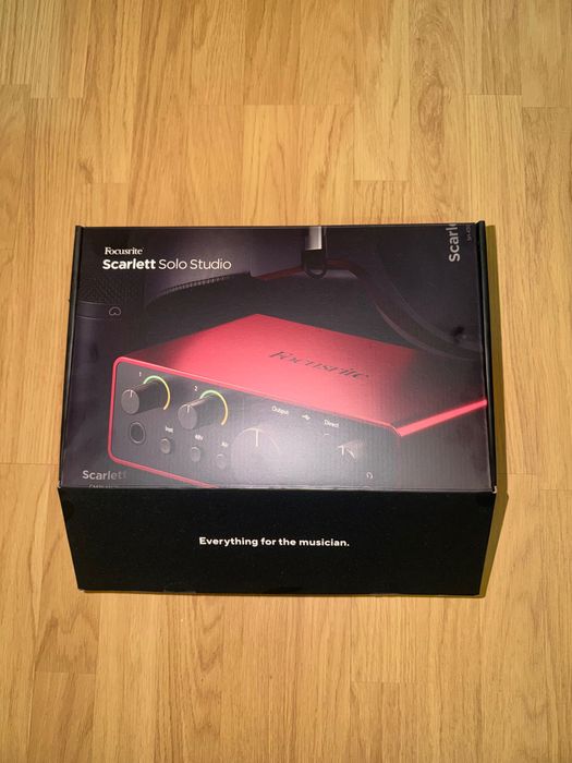 Focusrite Scarlett Solo Studio 4th Gen - zestaw studyjny