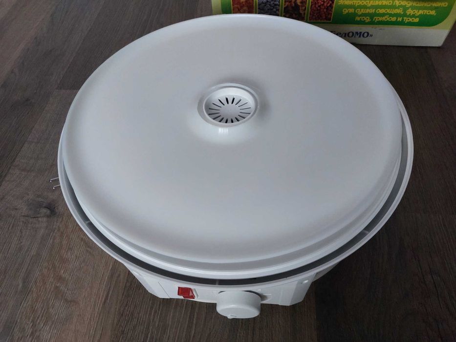 Електросушка БелОМО для фруктів, овочі, грибів і трав