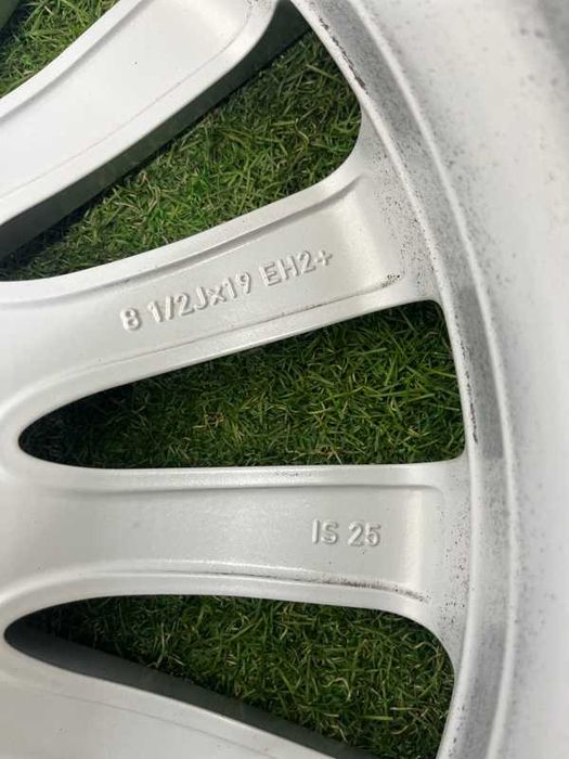 Комплект дисков 5x120 R19 8,5Jx19EH2 IS25 BMW