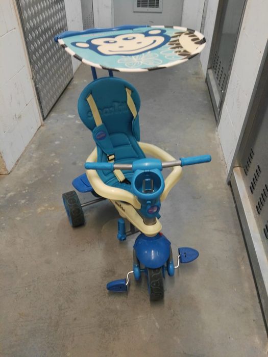 SmarTrike Rowerek trzy kołowy z daszkiem i uchwytem oferującym jazdę