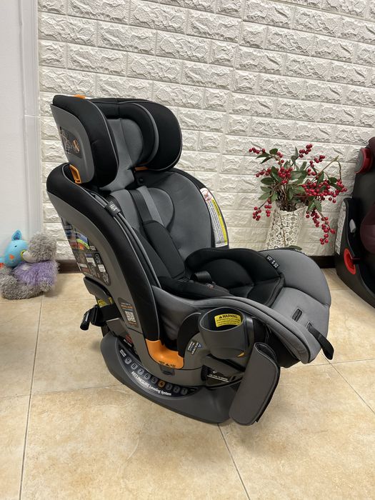 Автокрісло Chicco Fit4 Група 0+/1/2/3 (1.8-45 кг) автокресло