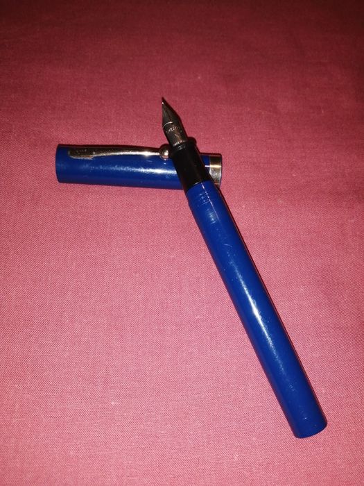 Caneta de tinta permanente