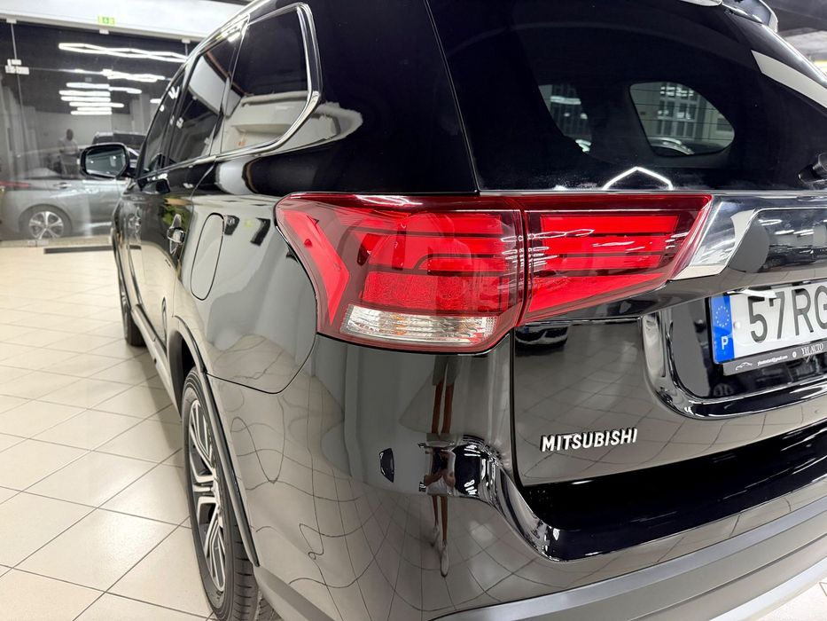 Mitsubishi Outlander 2.2 DI-D Intense Black Edition
