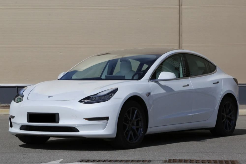 Tesla 3 повний привід