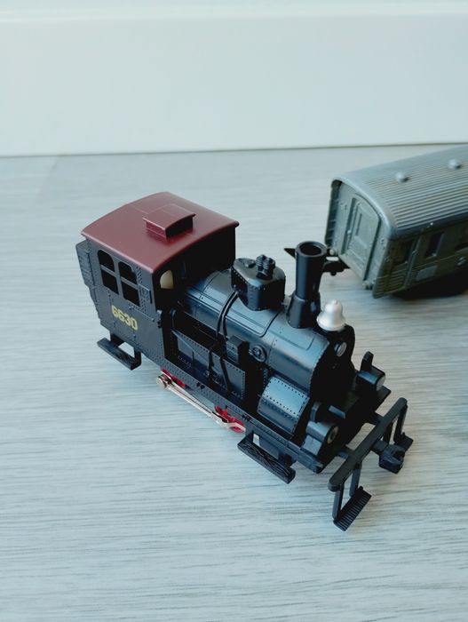 Locomotiva a Vapor + carruagens inox, H0 1:87