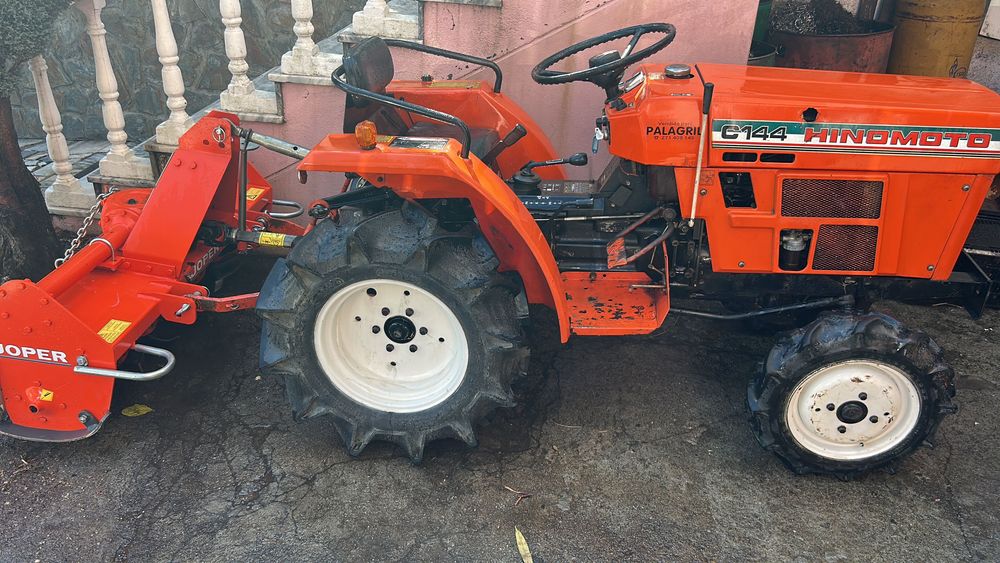 Trator hinomoto C144