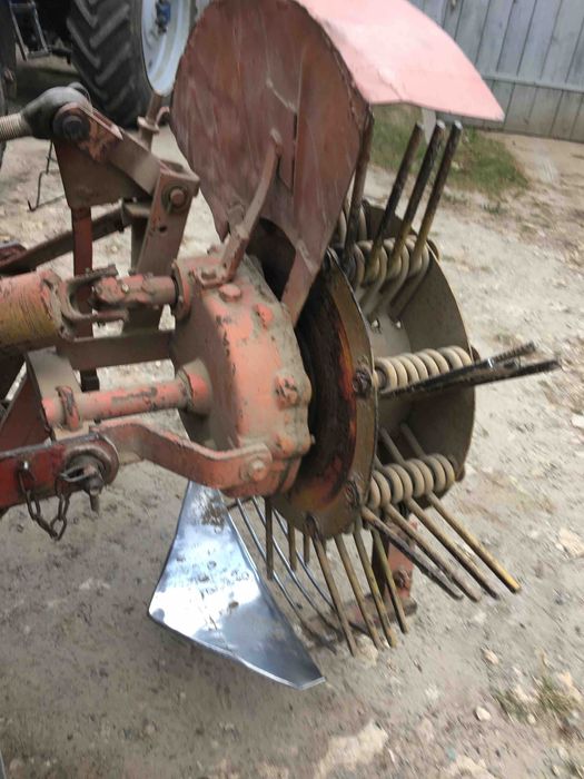 Продам картоплекопач КТН-1
