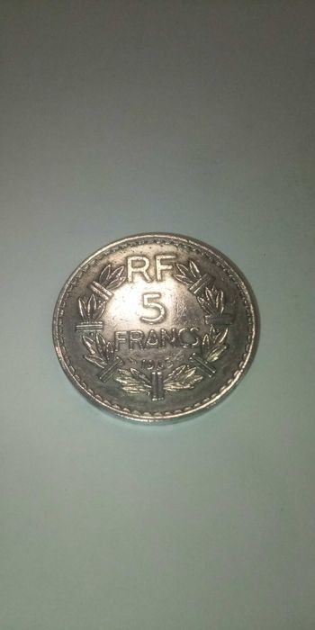 Moeda francesa de 5 francos de1945 em alumínio