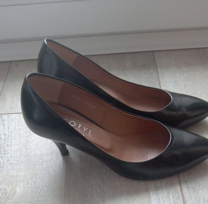 Buty czółenka skórzane Kotyl