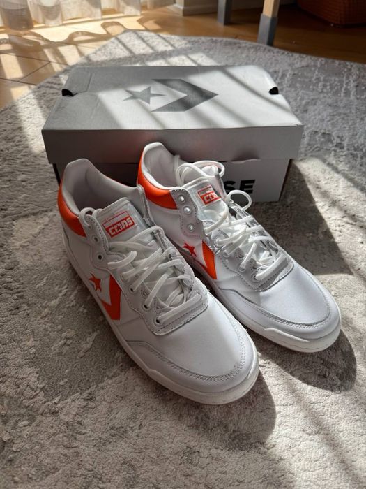 Кели Converse нові