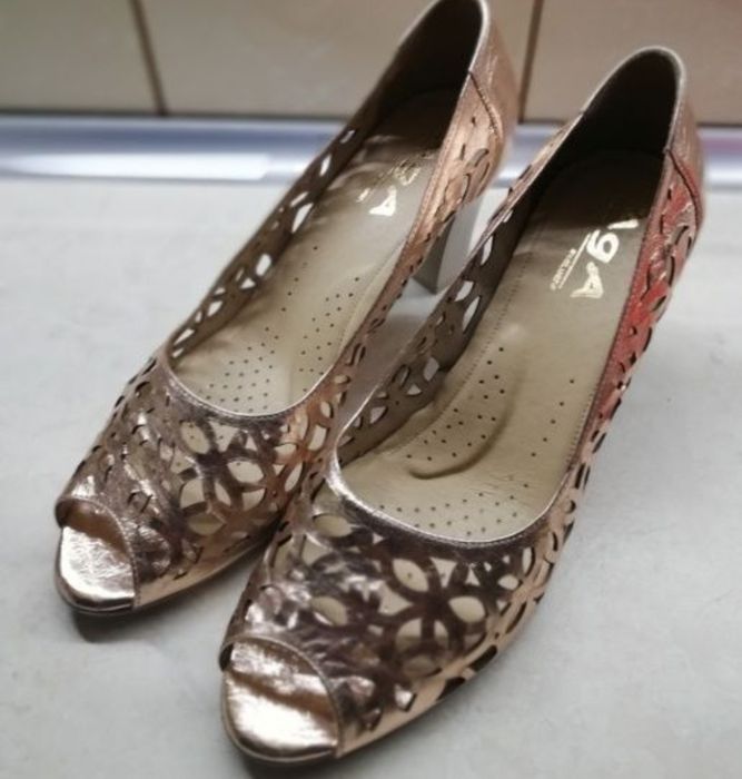 Eleganckie ażurowe buty miedziane Aga 40