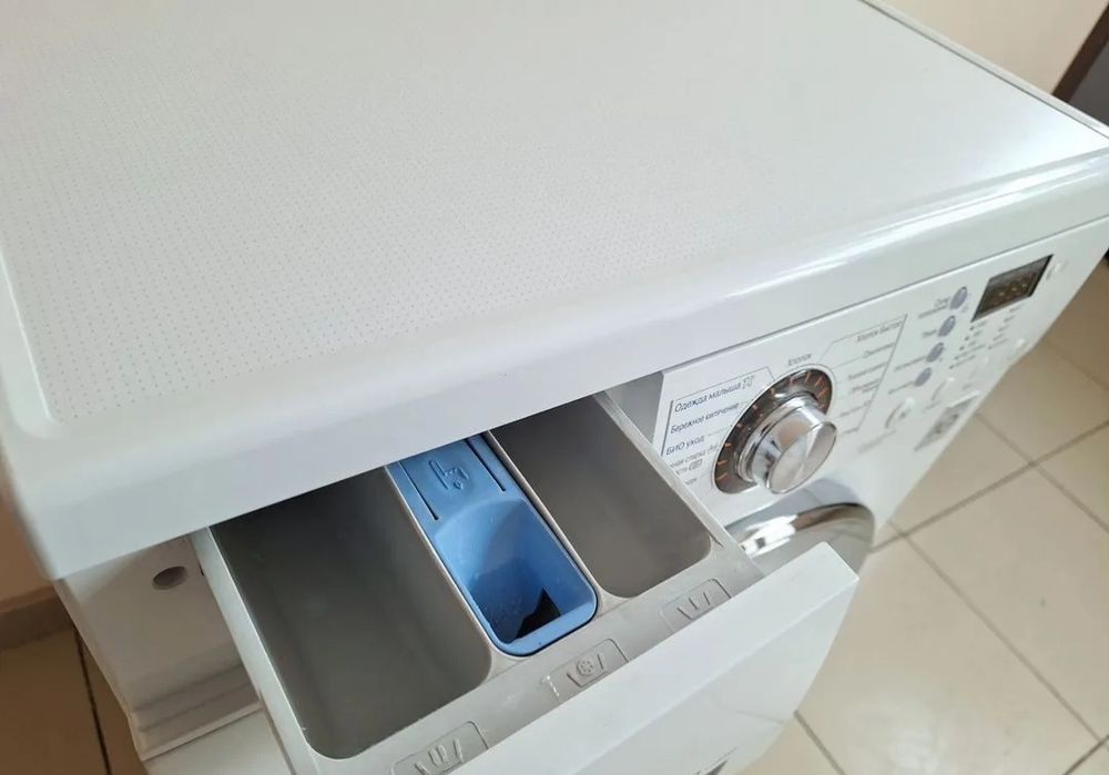 Стиральная/пральна машина LG F1022N