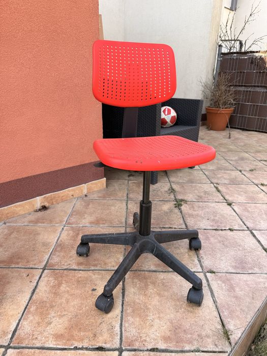 Krzeslo ikea  do biurka dla dziecka