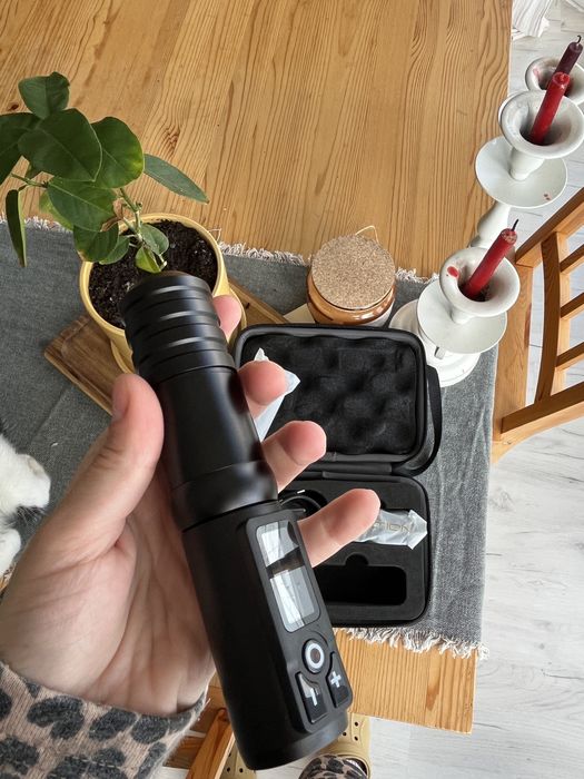 Безпроводна тату машинка Ambition