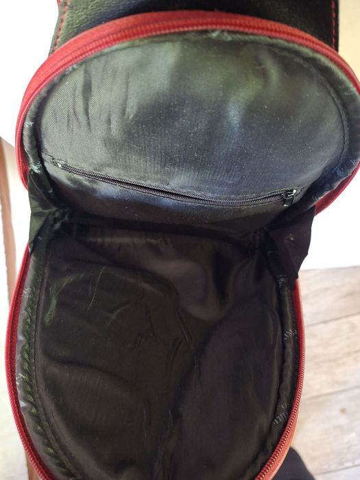 Skórzany plecak damski 
Stan bardzo dobry 
Długość 32 cm 
Szerokość 22 cm