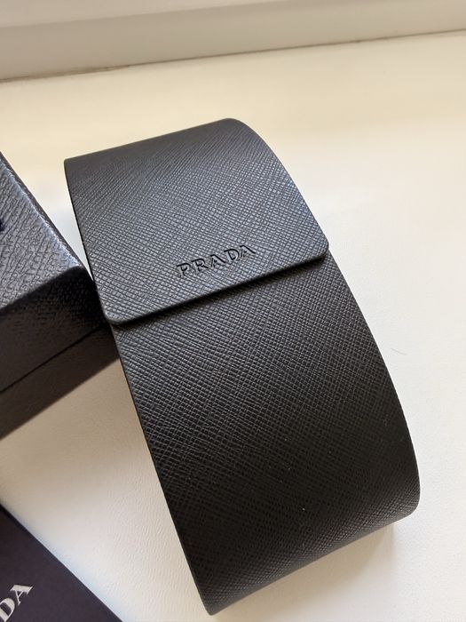 Продам очки Prada