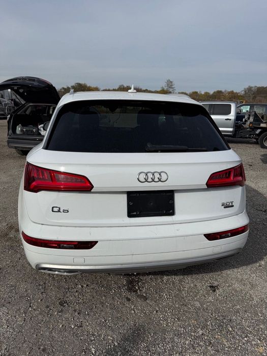 AUDI Q5 80A Кришка багажника Ляда