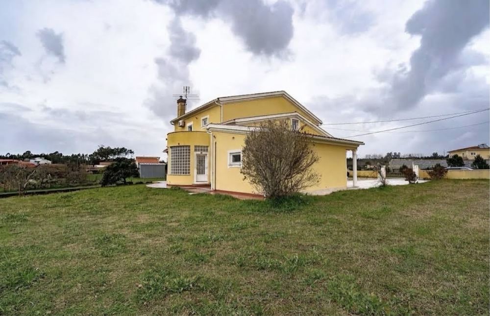 Moradia T4 Isolada com 2.235 m² de Terreno em Mira
