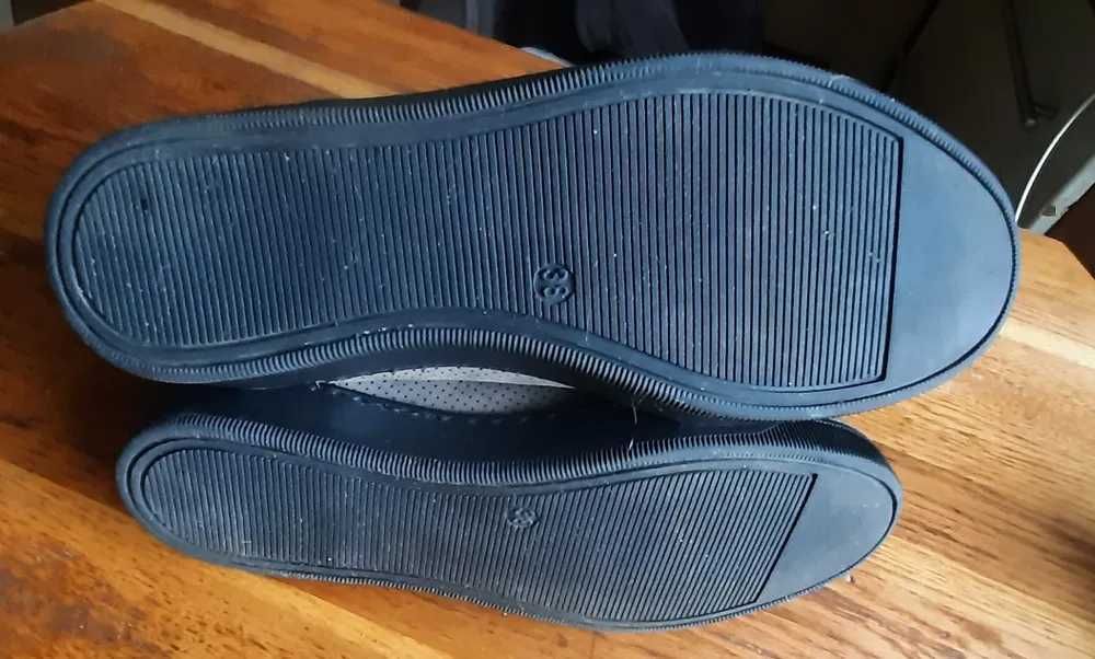 Sztyblety damskie, skóra, lakierki, stan jak nowe, buty rozm 38