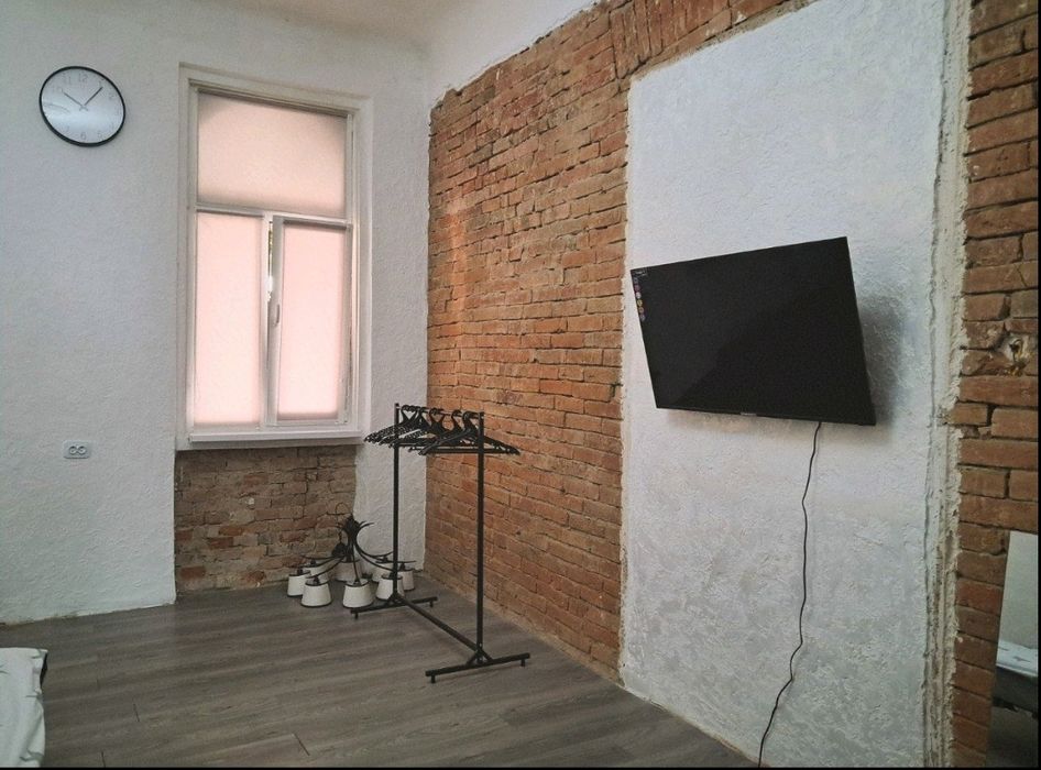 2кімн. Головна 600грн. 1-4 чол.