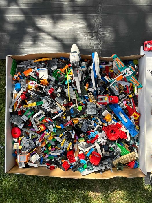 Klocki  LEGO , luzem 10 kg + około 60-ciu ludzików z LEGO