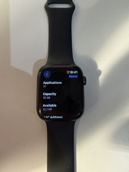 Apple Watch Series 8 (45mm, GPS) Midnight Aluminum — zestaw z pudełkiem