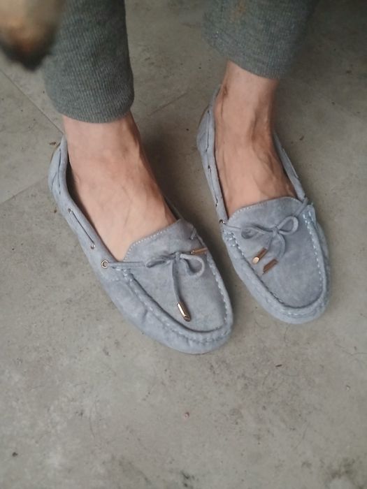 Mokasyny zamszowe błękitne z kokardą r.37 bdb