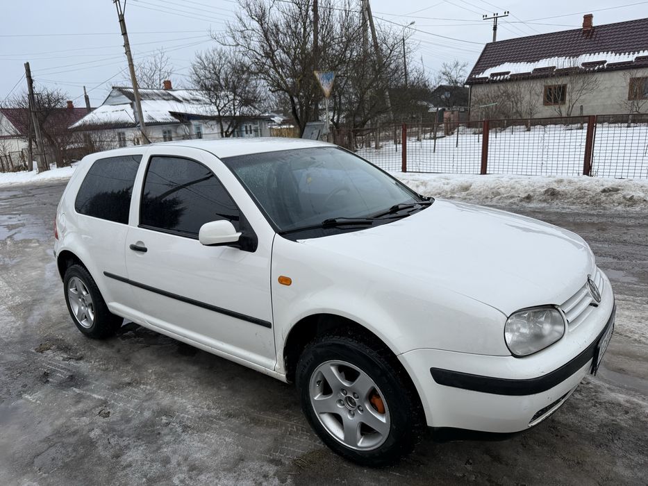 Volkswagen Golf 4 Автомат 1.6
